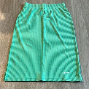Nike Women's Green Ribbed Midi Skirt